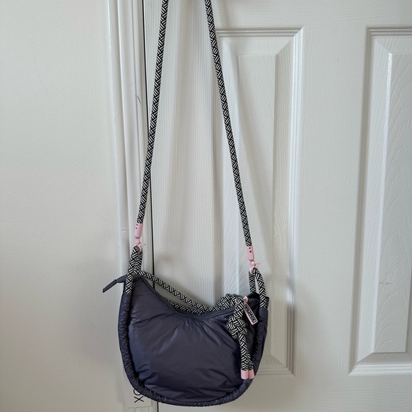 Wildfox Crossbody bag - Picture 2 of 8